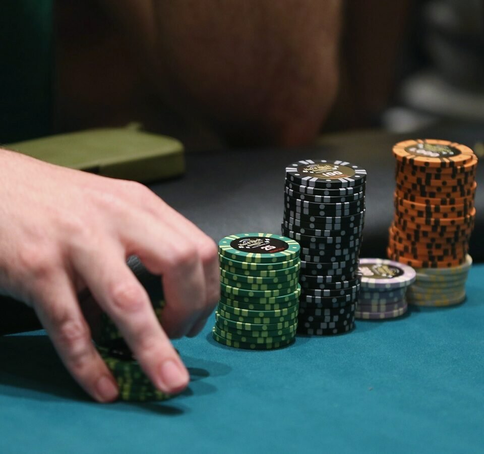 3-Bet và 3-Bet Light - Chơi như một người chơi chuyên nghiệp - PokerBrasil