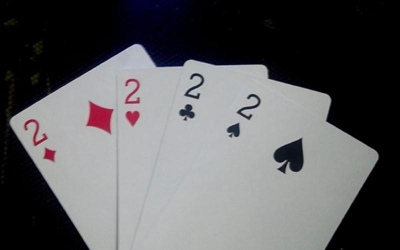 Tới Trắng Là Gì? Những Trường Hợp Tới Trắng Trong Tiến Lên