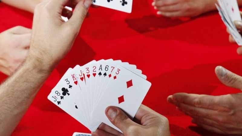 Bài tiến lên miền Nam có thối 2 không? Giải thích luật chơi đầy đủ nhất -  Top Game