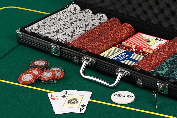 Chip Poker Là Gì? Khám Phá Công Dụng Và Phân Loại Chip Poker